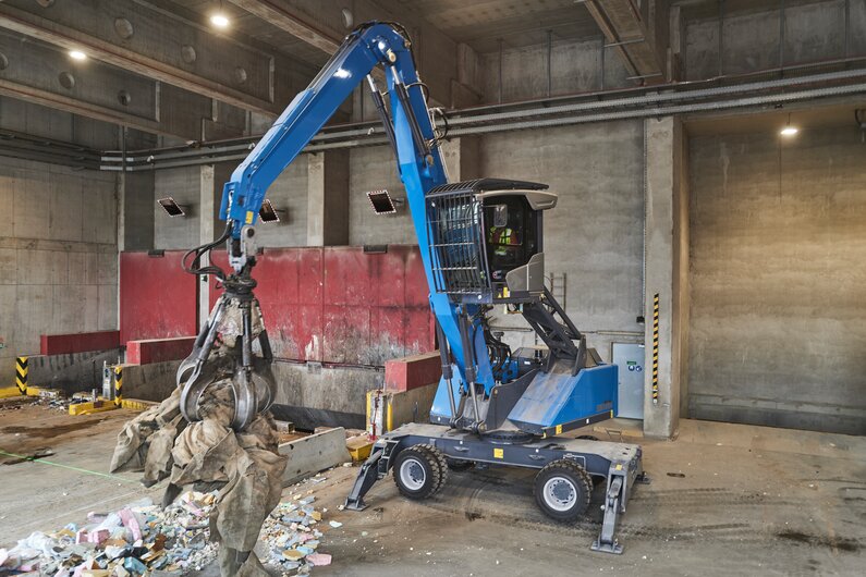 Fuchs Der Fuchs MHL335F Umschlagbagger