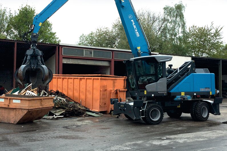 Fuchs Der Fuchs MHL335F Umschlagbagger