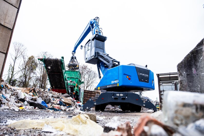 Fuchs Der Fuchs MHL340F Umschlagbagger