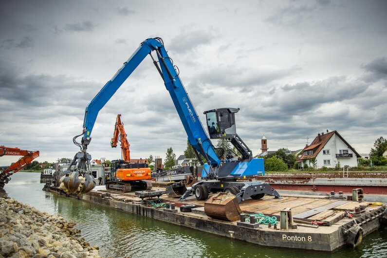 FUCHS Der Fuchs MHL350F Umschlagbagger