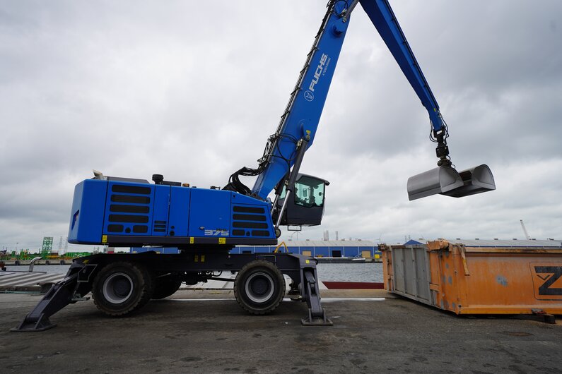 Fuchs Der Fuchs MHL375F Umschlagbagger