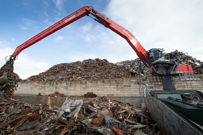 Fuchs Der Fuchs MHL390F Umschlagbagger