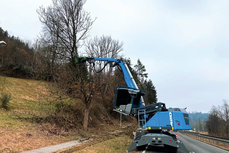 Fuchs MHL420F - Landcleaner