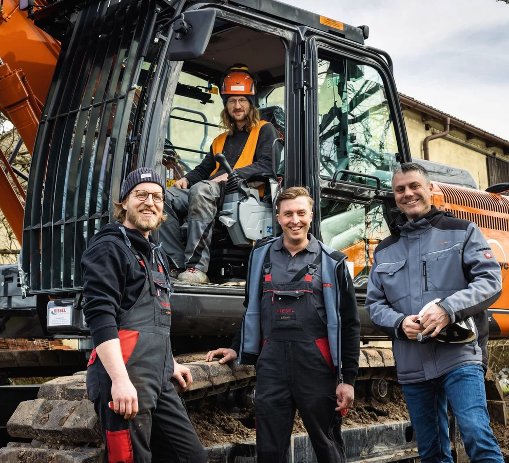 KIESEL - Services für Baumaschinen, Umschlagmaschinen und Anbaugeräte