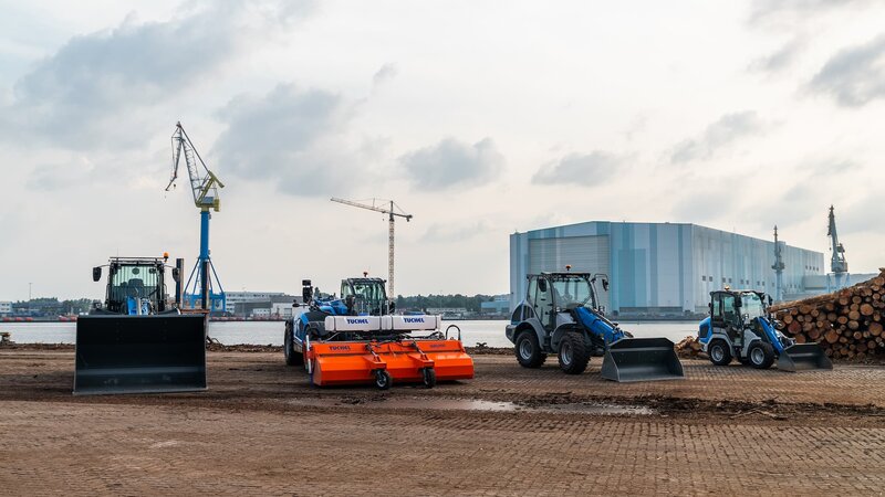 Bilder der Maschinen im Hafen