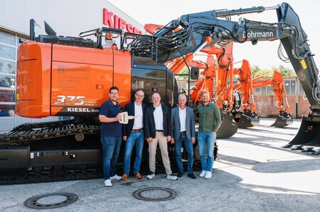 Gruppenbild Übergabe 5 Maschinen an Firma Dohrmann 