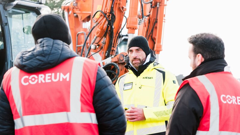 Kiesel Kollegen bei Systempartner Training im Gespräch