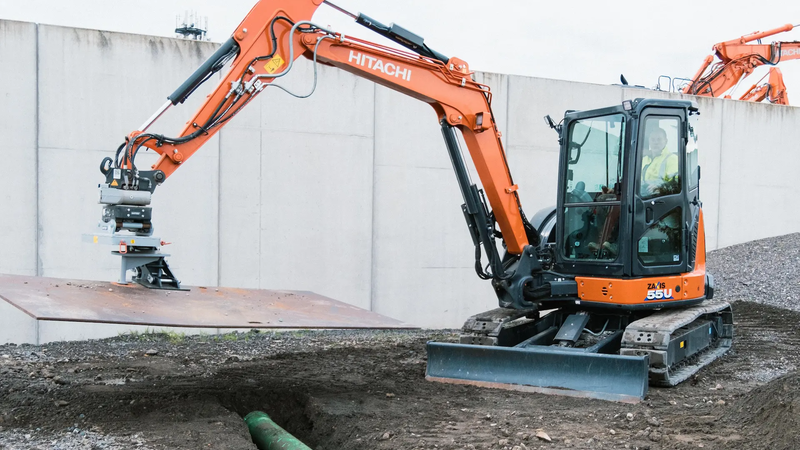 Bagger mit KTEG 360°  Stahlplattenmanipulator